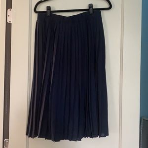 Easy breezy pleated lightweight midi length skirt